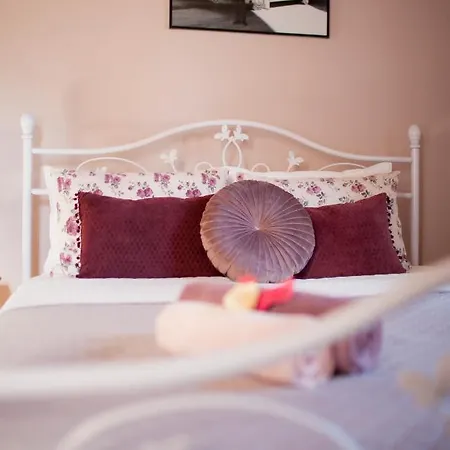 Dvor Strica Grge Apartment *