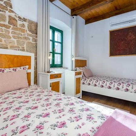 Dvor Strica Grge Apartment Kaštelir